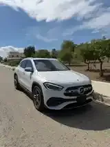 Mercedes-Benz Gla Class 2023 photo 2