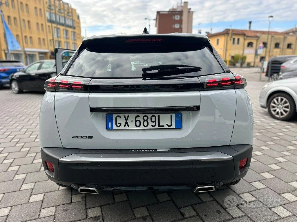 Peugeot 2008 2025 photo 3