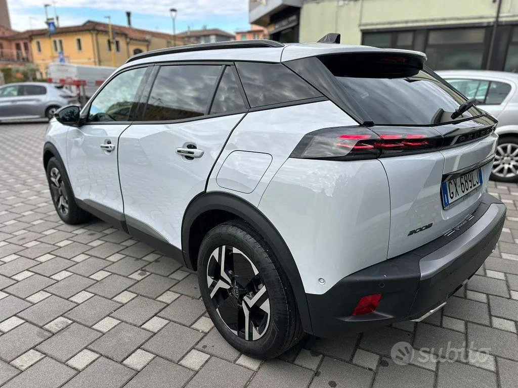 Peugeot 2008 2025 photo 2