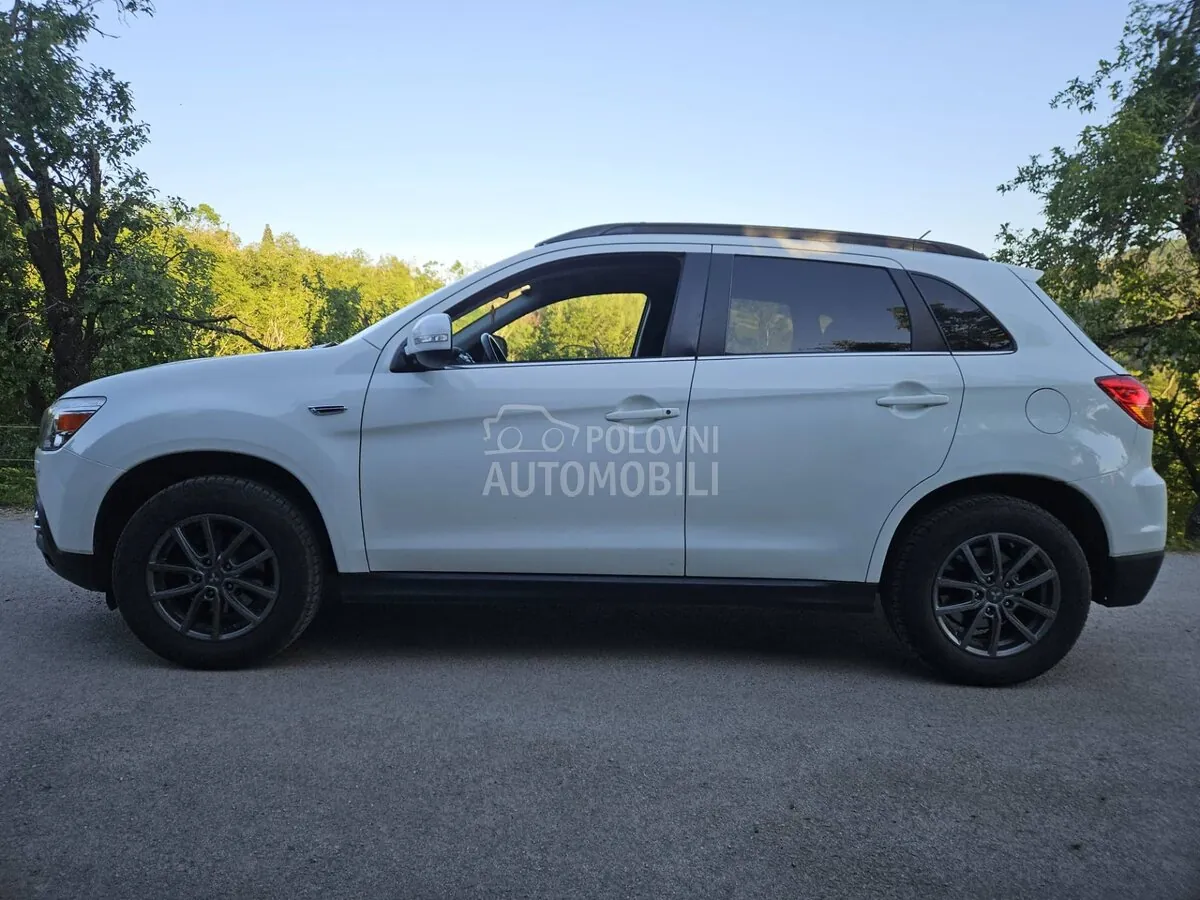 Mitsubishi Asx 2010 photo 4