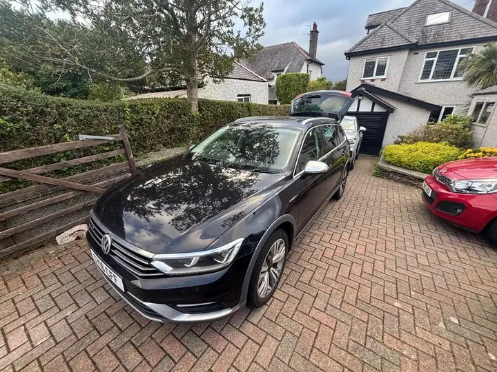Volkswagen Passat 2016 photo 2