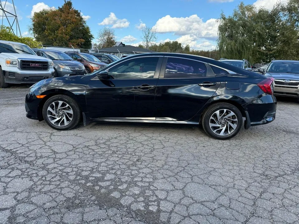 Honda Civic 2018 photo 2