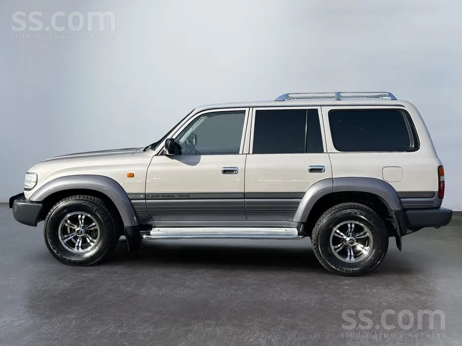 Toyota Land Cruiser 80 1996 photo 2