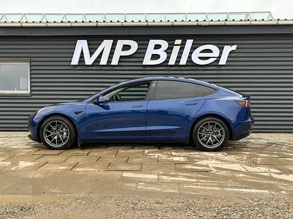 Tesla Model 3 2022 photo 2