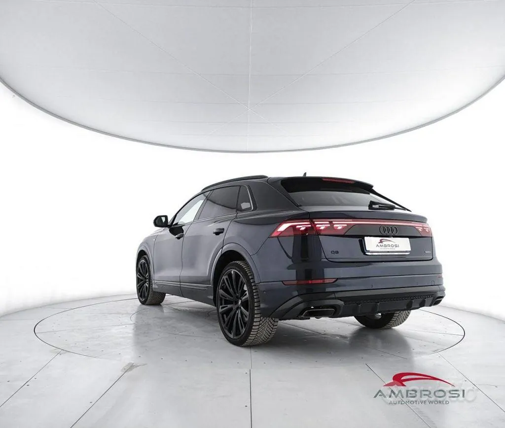 Audi Q8 2025 photo 4