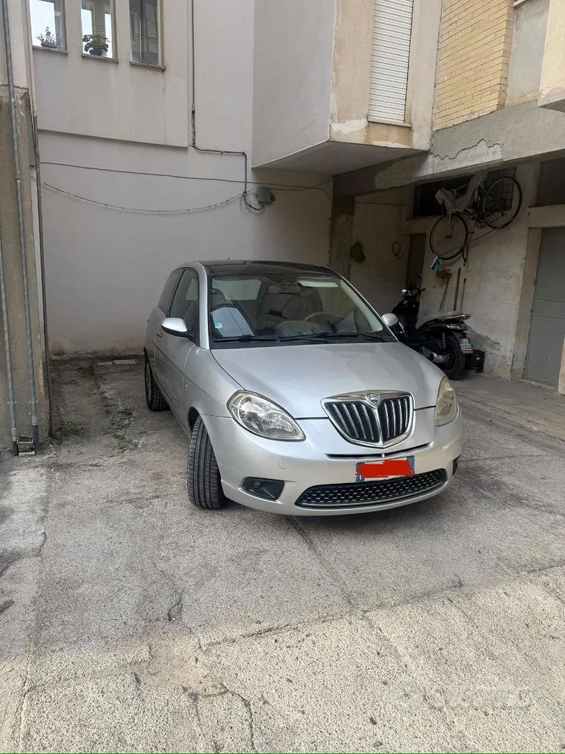 Lancia Ypsilon