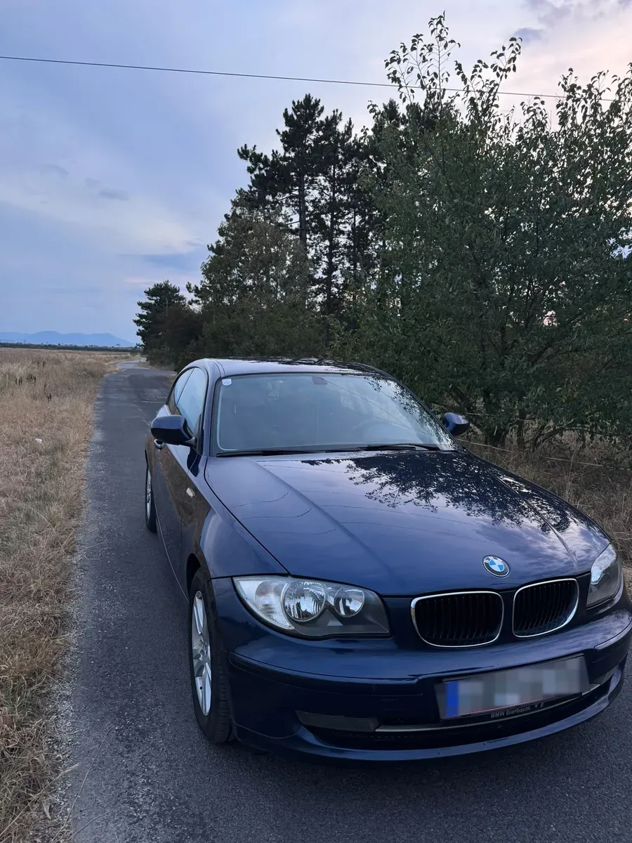 BMW 1 Series 2011 photo 2