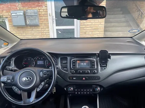 Kia Carens 2015 photo 3