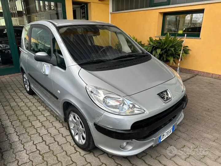 Peugeot 1007 2007 photo 2