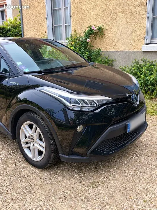 Toyota C-Hr 2021 photo 2