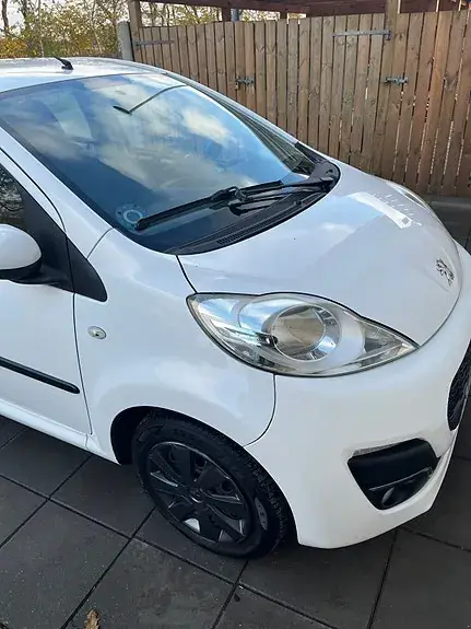 Peugeot 107 2012 photo 3