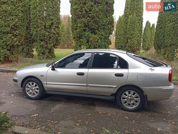 Mitsubishi Carisma 2001 photo 5