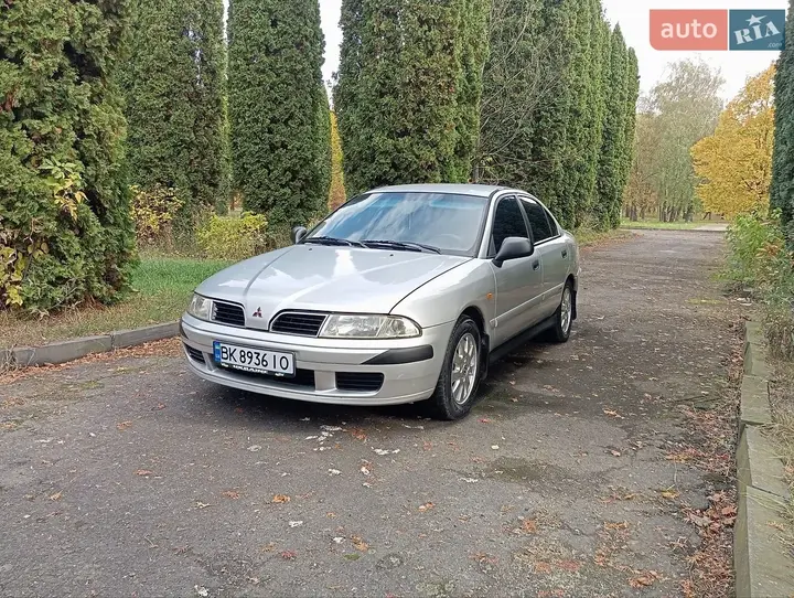 Mitsubishi Carisma 2001 photo 2
