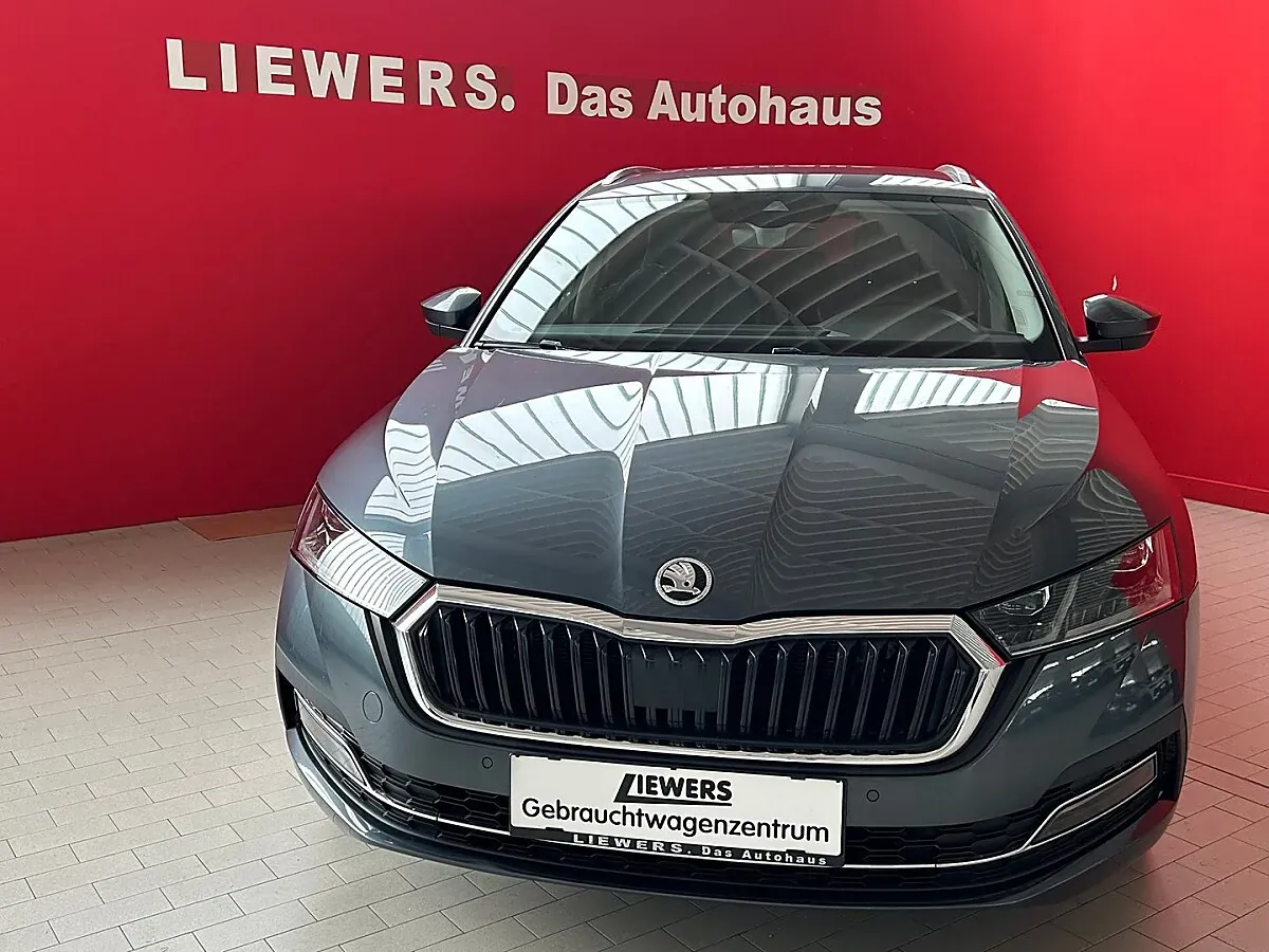 Skoda Octavia 2021 photo 2