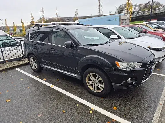 Mitsubishi Outlander 2012 photo 2