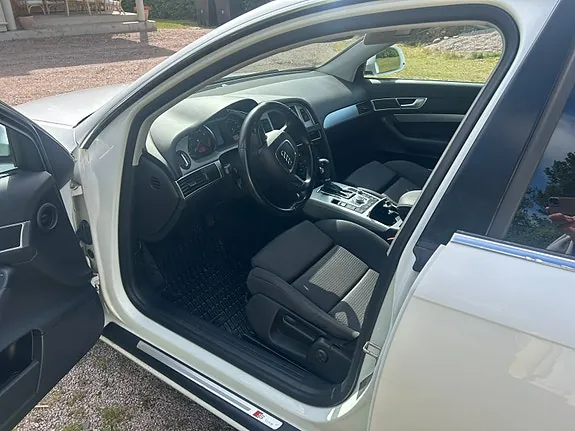 Audi A6 2010 photo 4