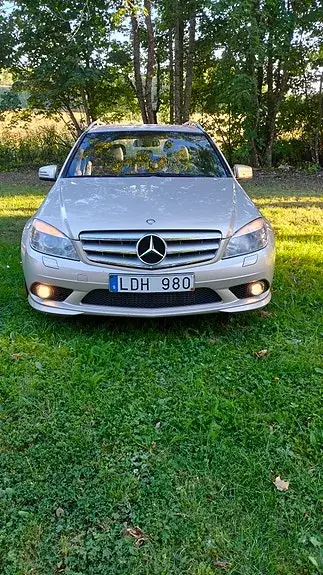 Mercedes-Benz C 220 2011 photo 2