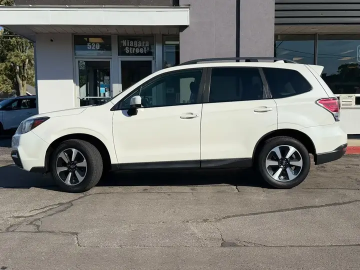 Subaru Forester 2017 photo 2