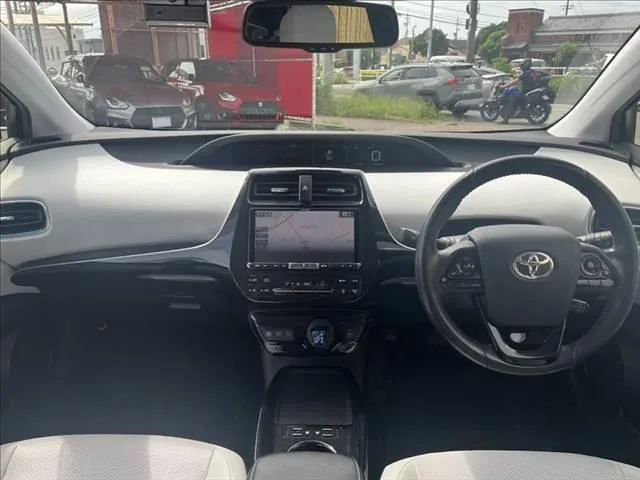 Toyota Prius 2019 photo 3
