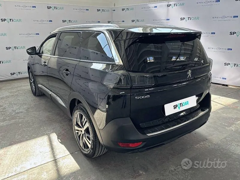 Peugeot 5008 2024 photo 3