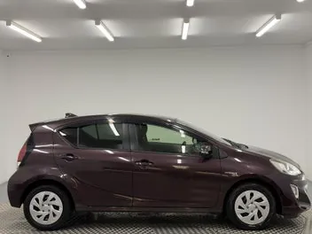 Toyota Aqua 2015 photo 3