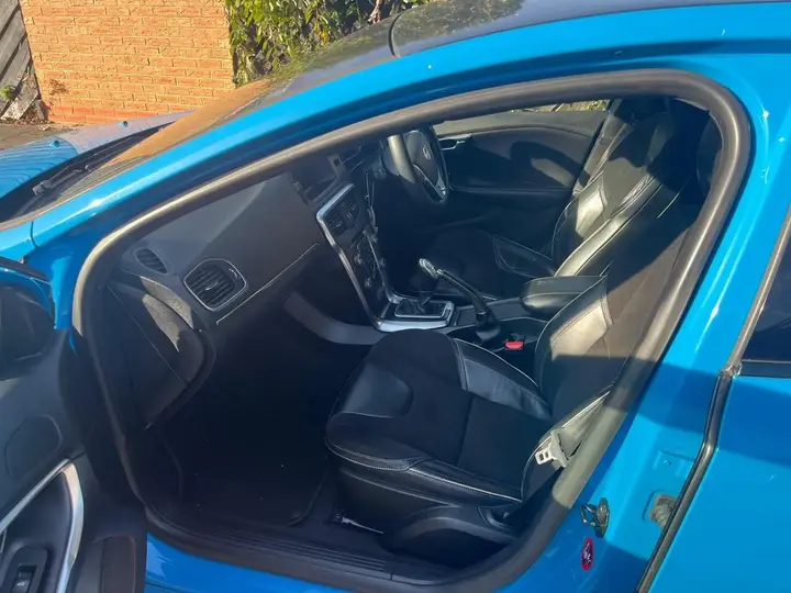Volvo V40 2013 photo 3