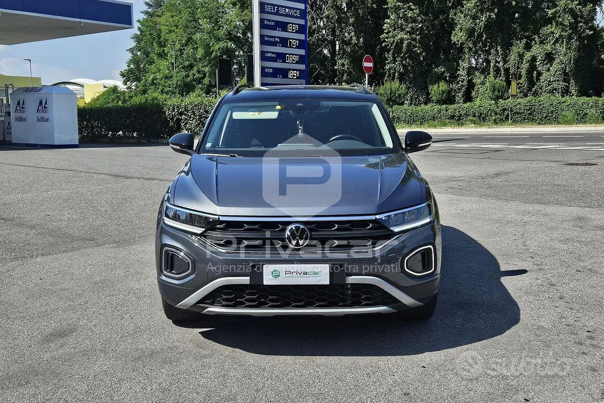 Volkswagen T-Roc 2023 photo 2