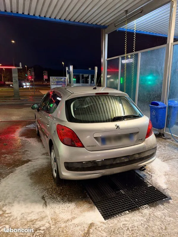 Peugeot 207 2007 photo 2