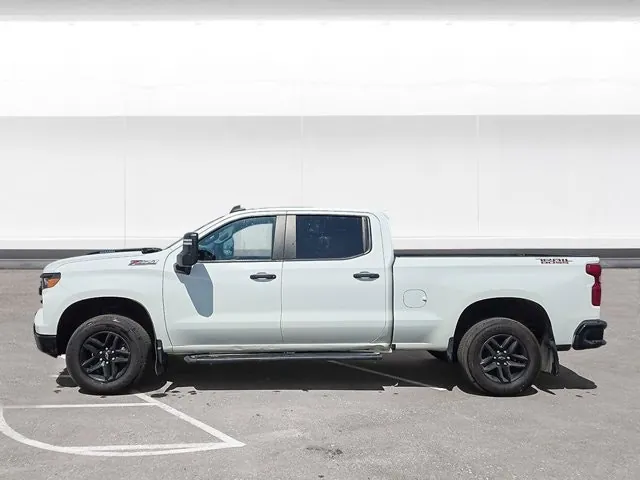 Chevrolet Silverado 1500 2024 photo 3