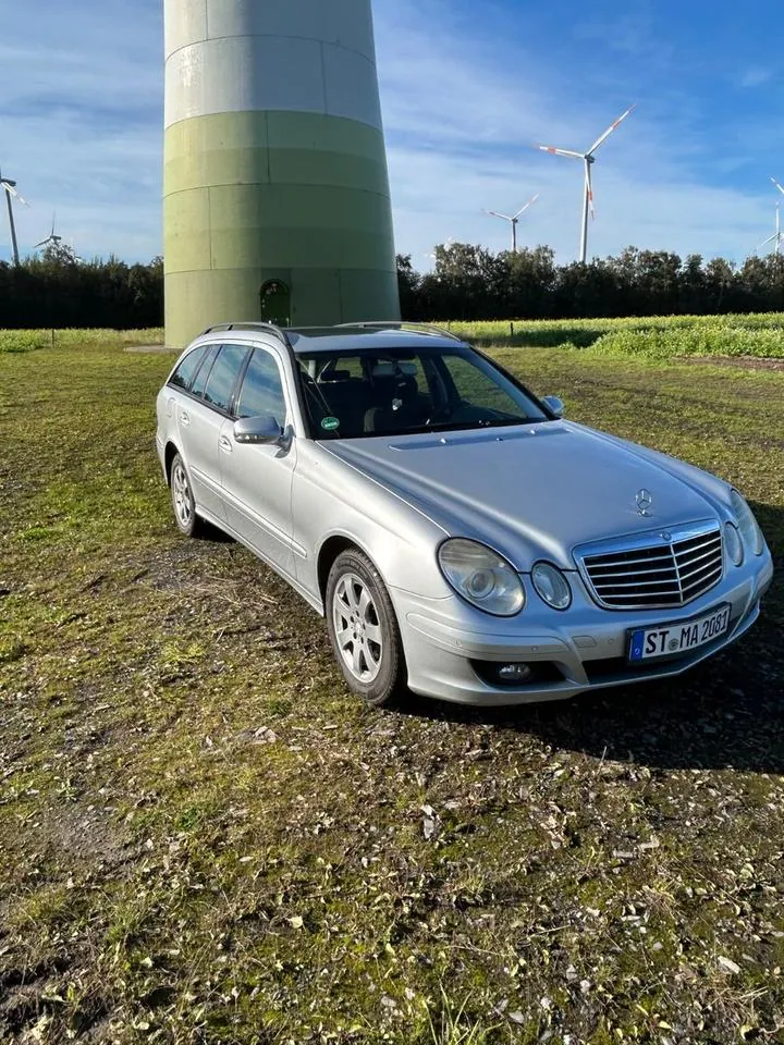 Mercedes-Benz E200