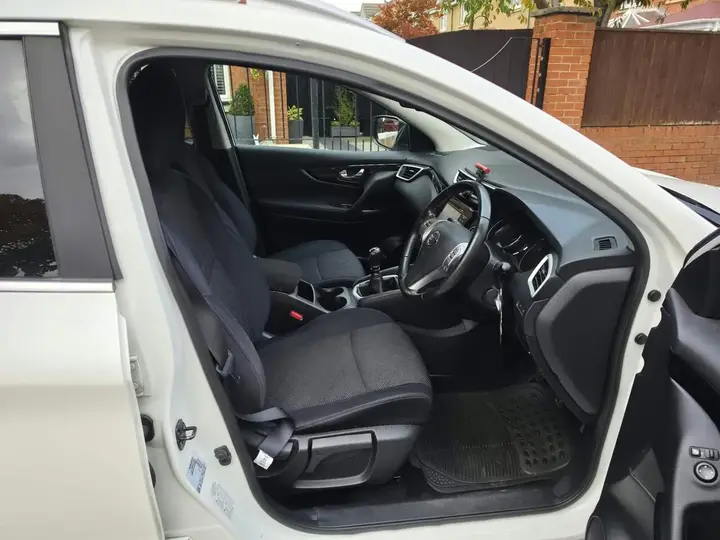 Nissan Qashqai 2015 photo 5