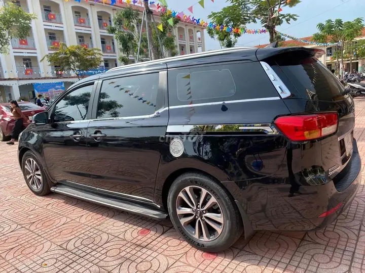 Kia Grand Sedona 2016 photo 3