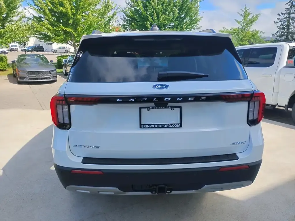 Ford Explorer 2026 photo 5