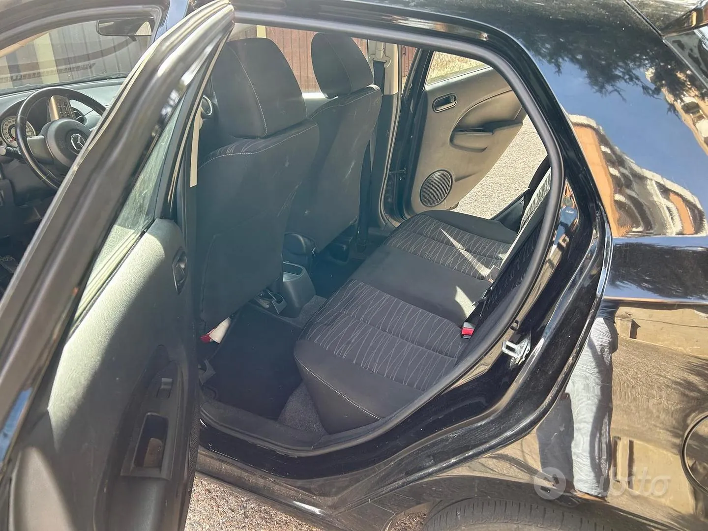 Mazda 2 2009 photo 4