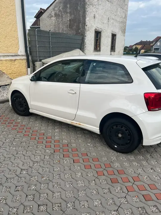 Volkswagen Polo 2012 photo 2
