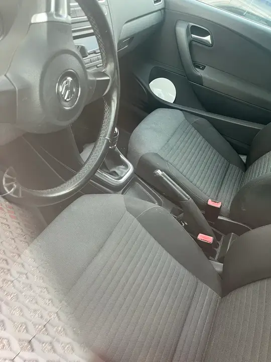 Volkswagen Polo 2012 photo 3