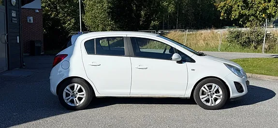 Opel Corsa 2011 photo 2