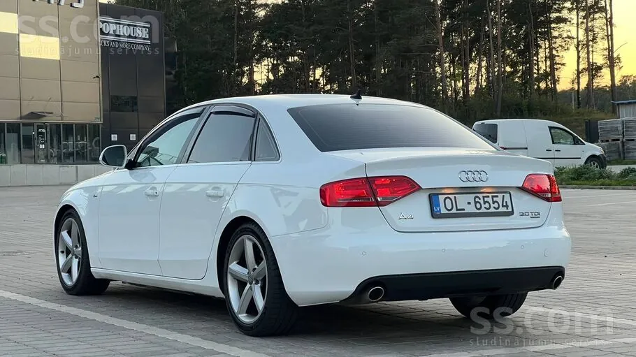 Audi A4 2008 photo 2
