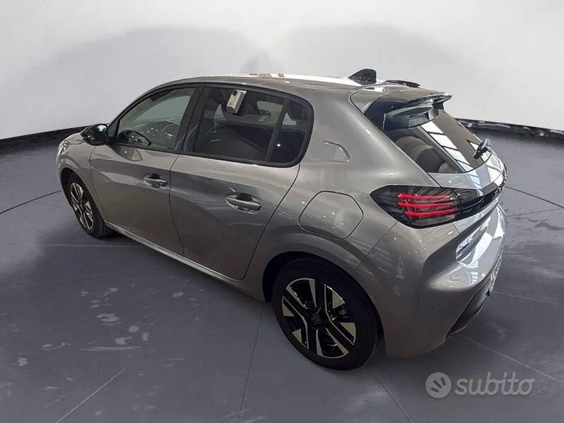 Peugeot 208 2025 photo 3