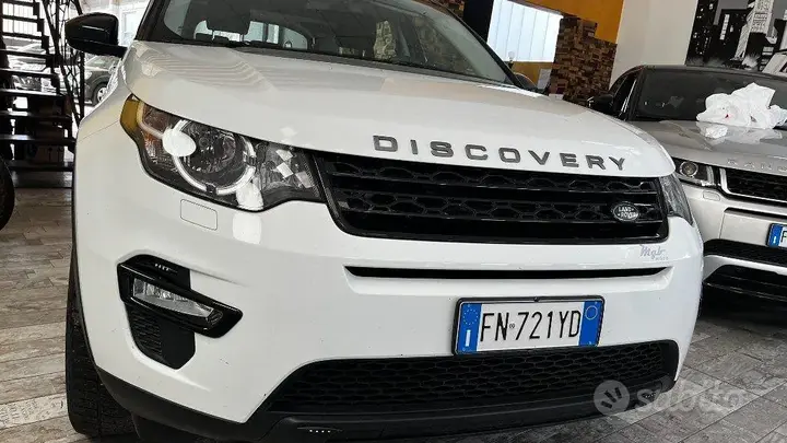 Land Rover Discovery Sport 2018 photo 2