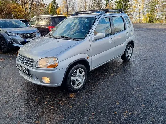Suzuki Ignis 2002 photo 2