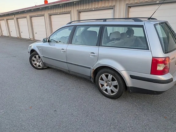 Volkswagen Passat 2002 photo 2