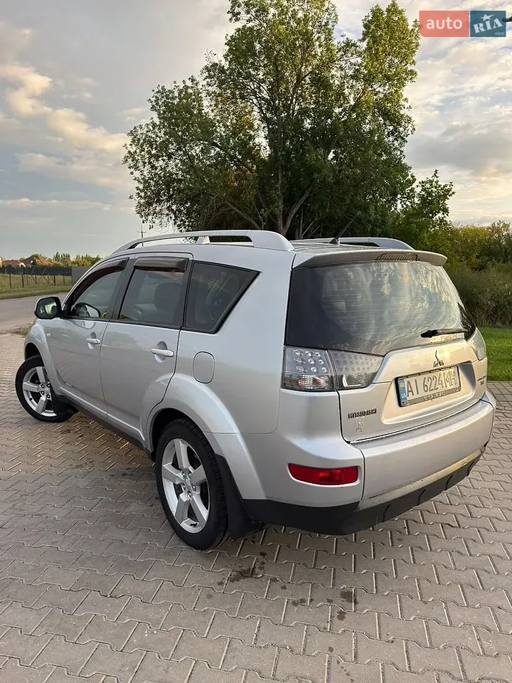 Mitsubishi Outlander Xl 2008 photo 5
