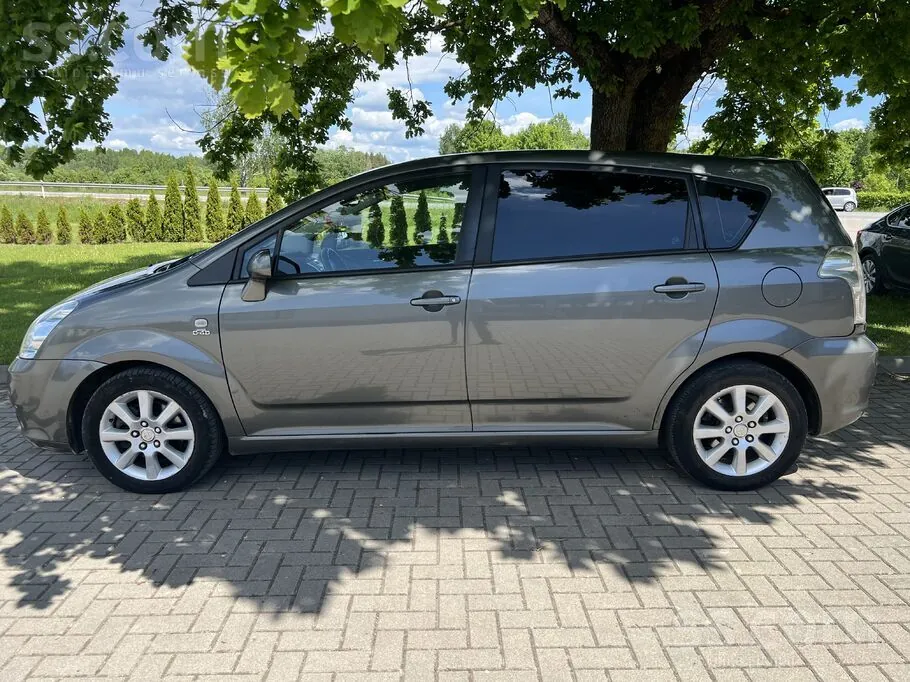Toyota Corolla Verso 2004 photo 5