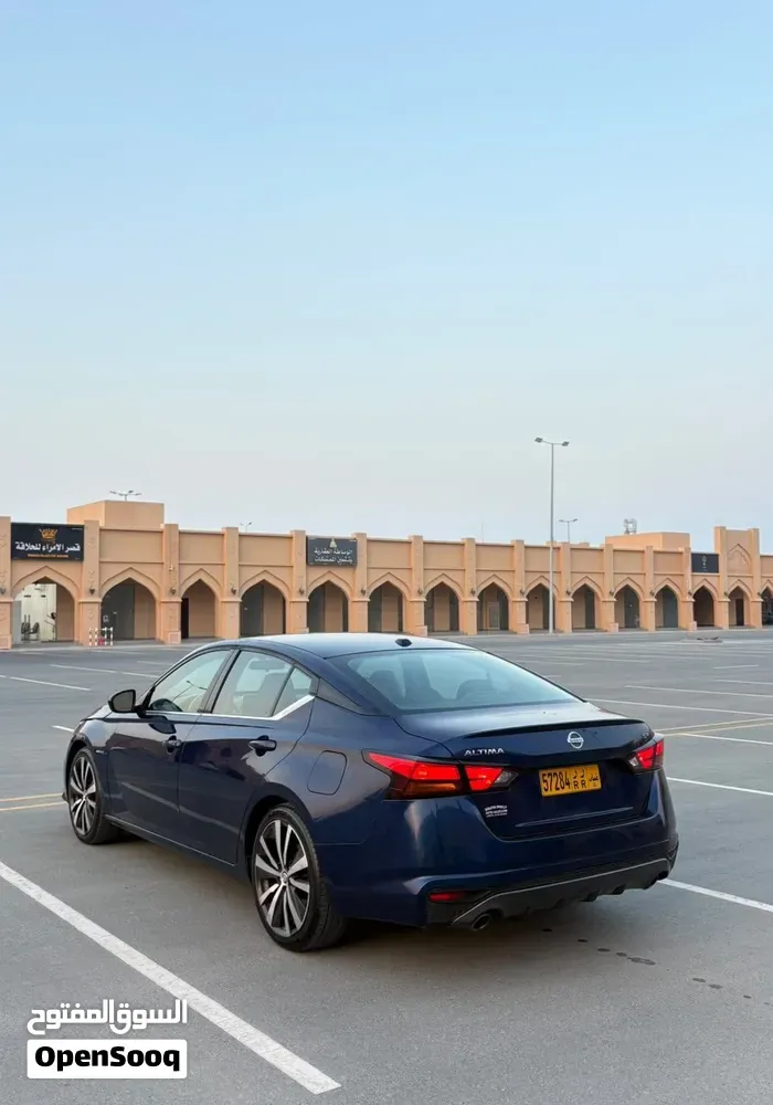 Nissan Altima 2019 photo 2