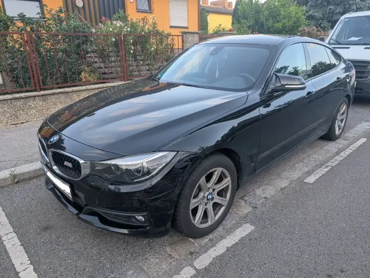 BMW 3 Series 2017 photo 3