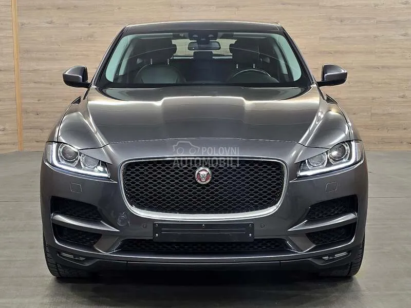 Jaguar F-Pace 2016 photo 2