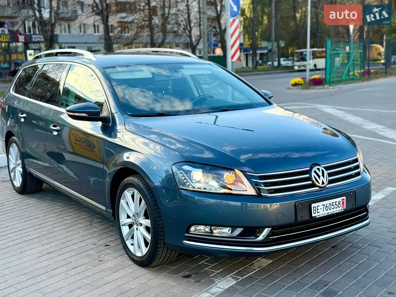Volkswagen Passat 2012 photo 2