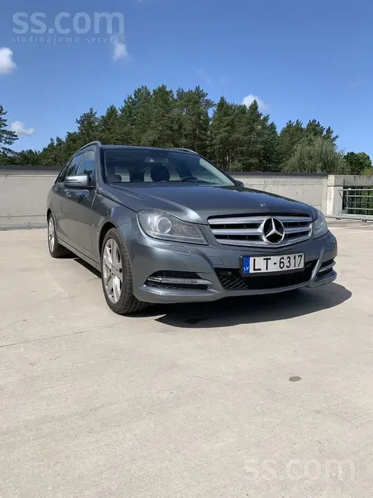 Mercedes-Benz C220D