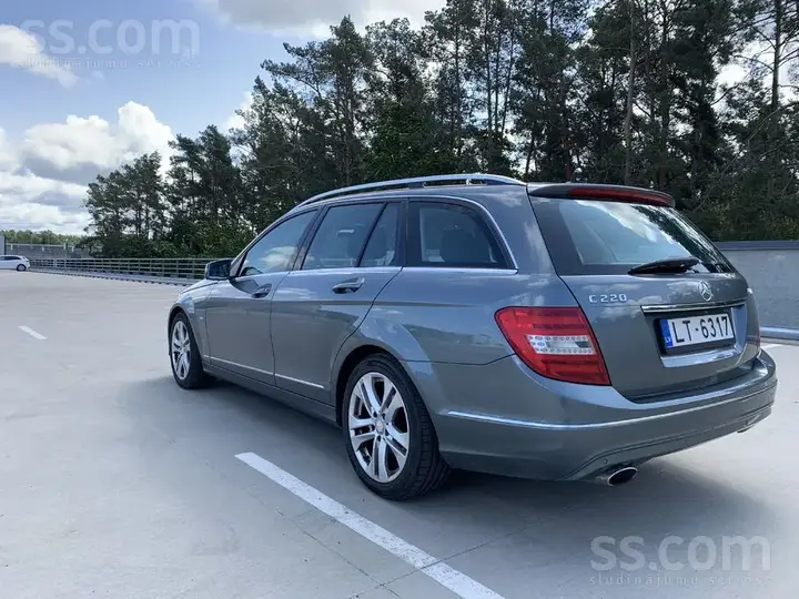 Mercedes-Benz C220D 2011 photo 4